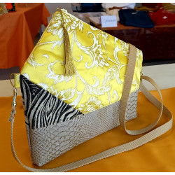 Grande pochette  forme trapeze